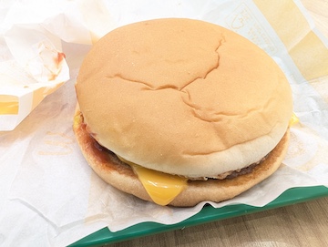 ハッピーセット（チーズバーガー）