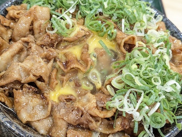 スタミナ肉野菜炒めうどん(生卵の使い方について)