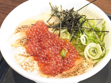 炙りの風味のサーモンといくら