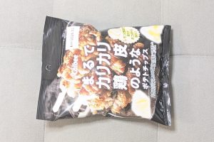 カルビー まるでカリカリ鶏皮のようなポテトチップス