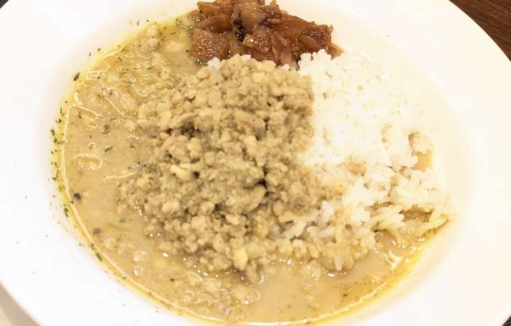 松屋の期間限定メニュー ドライグリーンカレー