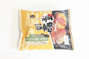 カルビー 堅あげポテト匠味 淡路島の極味玉ねぎ味黒胡椒仕立て