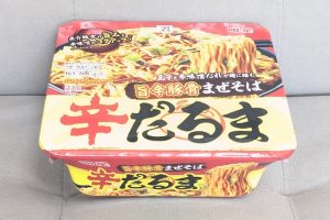 明星 辛だるま 旨辛豚骨まぜそば（セブンプレミアム）