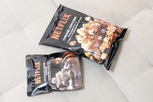 Netflix キャラメルポップコーンとNetflix チョコかけすぎキャラメルポップコーン