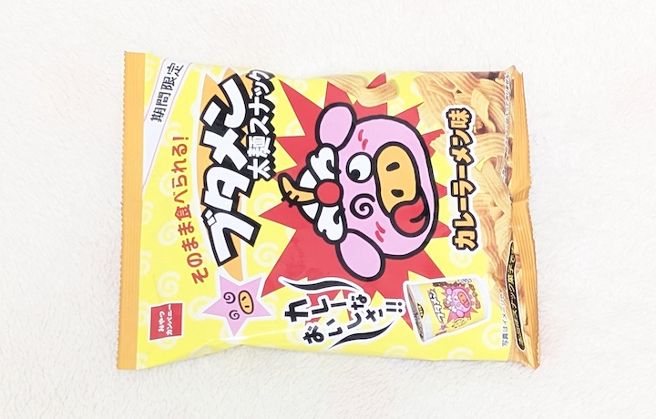 おやつカンパニー ブタメン太麺スナック（カレーラーメン味）