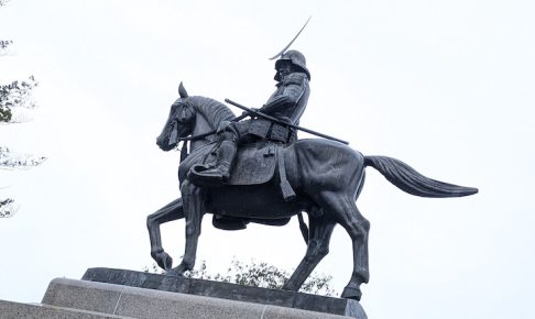 仙台城跡（青葉山公園、伊達政宗公騎馬像）