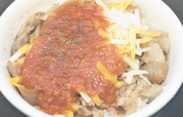 松屋の期間限定メニュー うまトマチーズ牛めし（2026年4月7日）