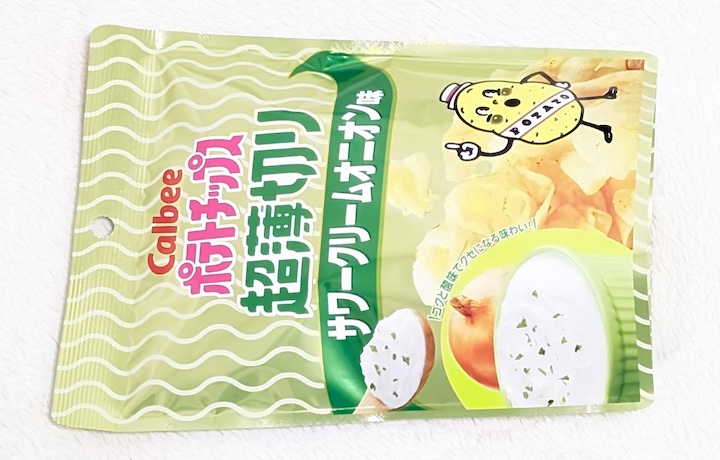 カルビー ポテトチップス超薄切り サワークリームオニオン味