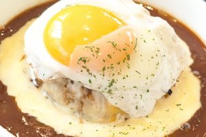 松屋の期間限定メニュー 溢れる3種の濃厚チーズINうまトマハンバーグ（2026年6月2日）