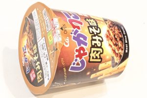 カルビー じゃがりこ 肉みそ味
